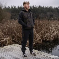 Avid Carp Distortion Onesie L