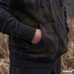 Avid Carp Distortion Onesie M -Daiwa Magasin 00008 Distortion Onesie M